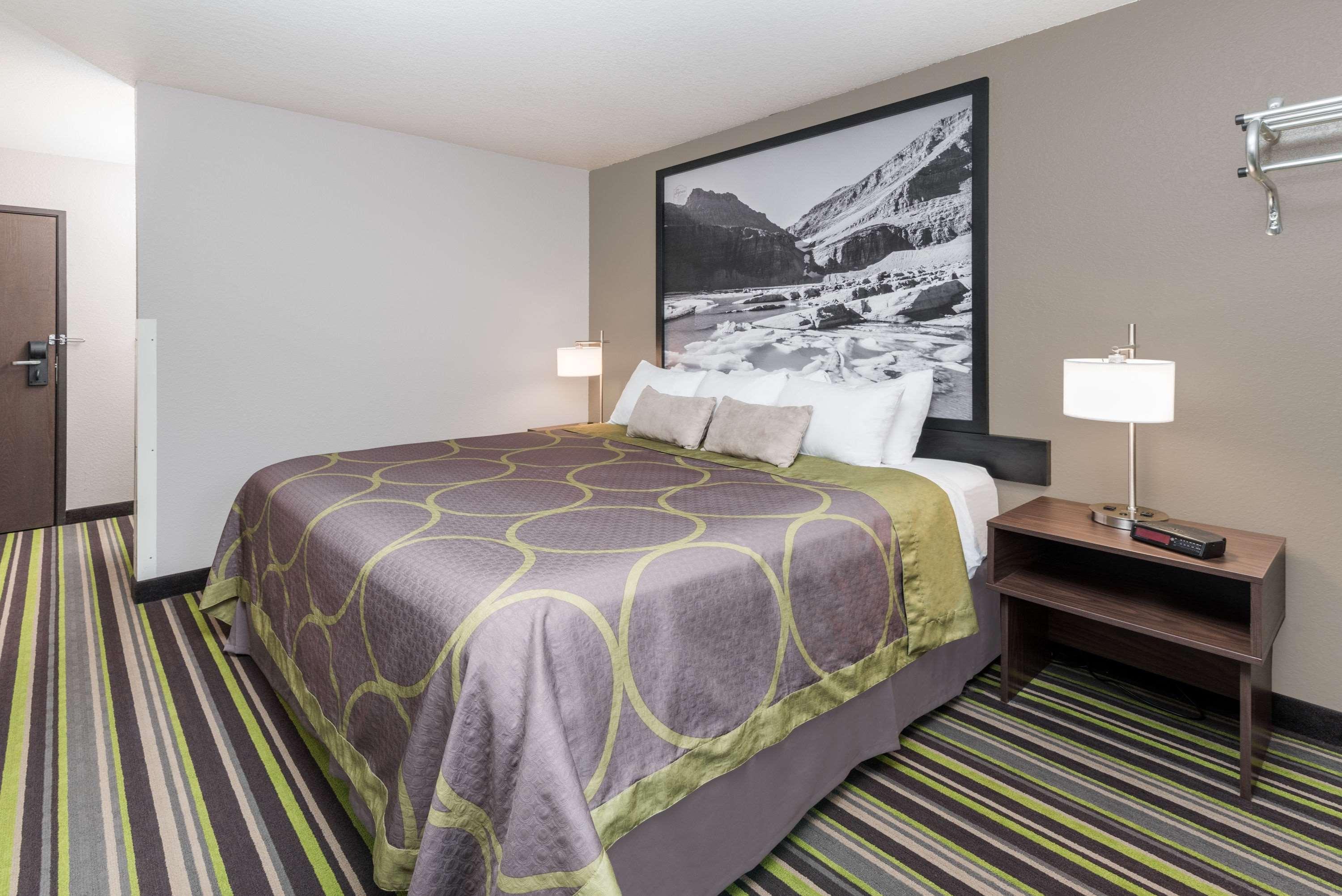 Super 8 By Wyndham Kalispell Glacier National Park Exterior photo