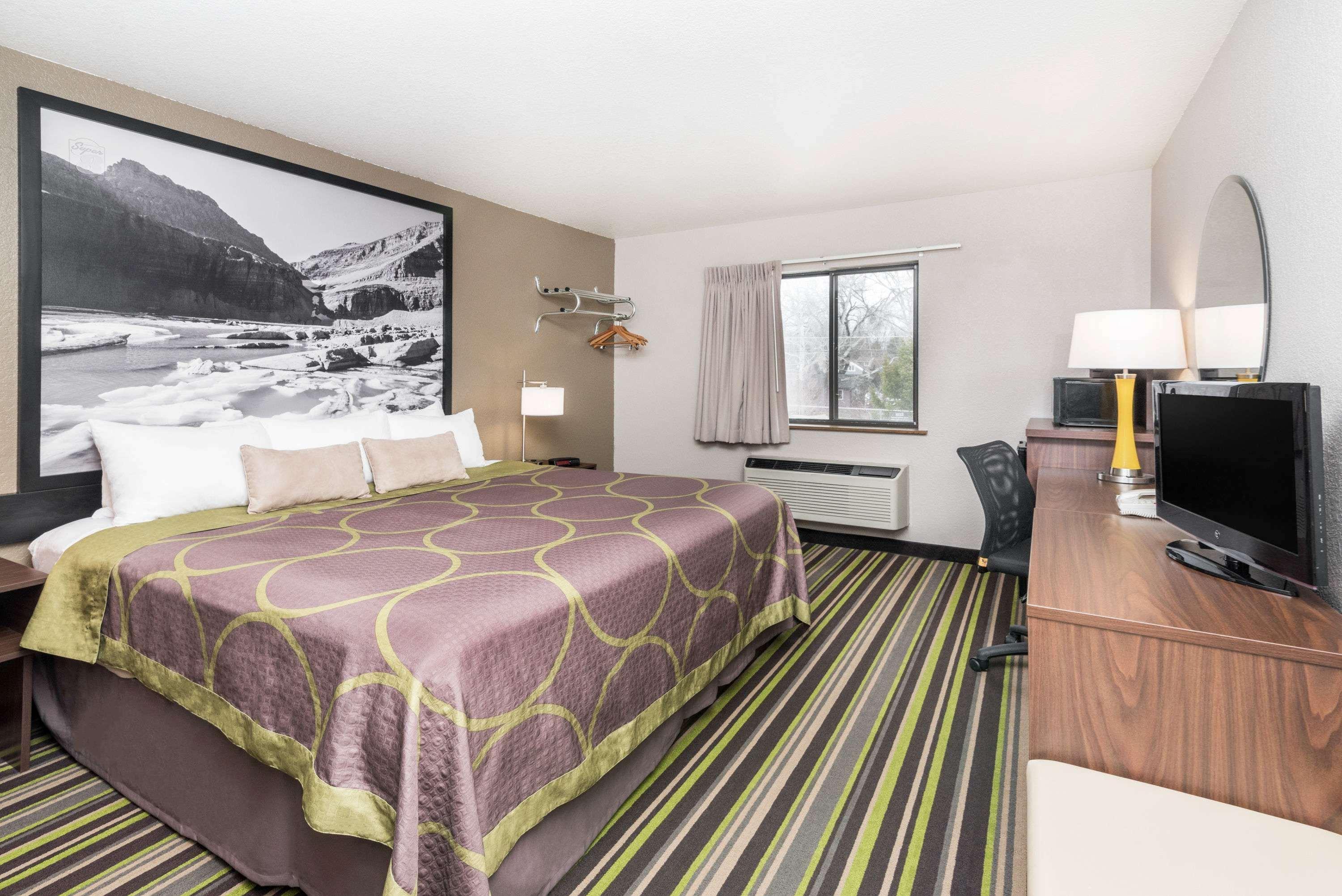 Super 8 By Wyndham Kalispell Glacier National Park Exterior photo